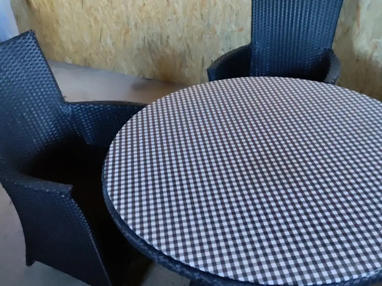 Billede 1 - Rund glas bord + 2 sorte fletstole