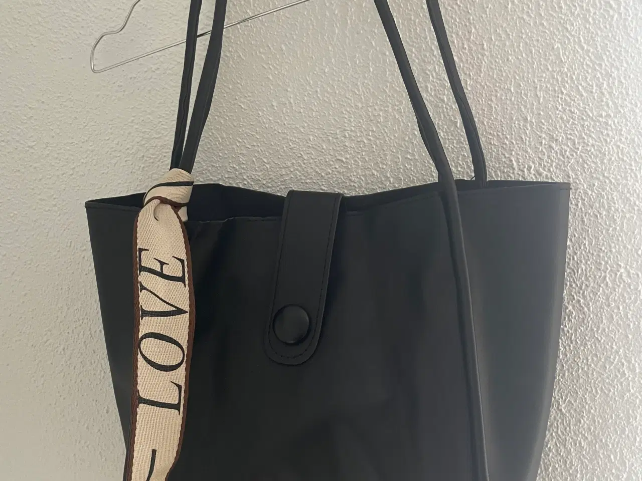 Billede 1 - Sort skuldertaske 