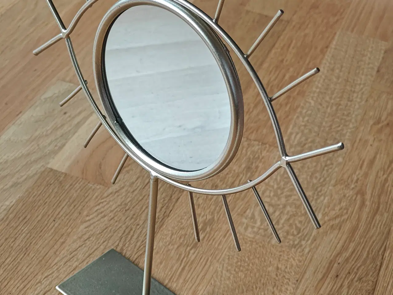 Billede 2 - Bordspejl udformet som et øje