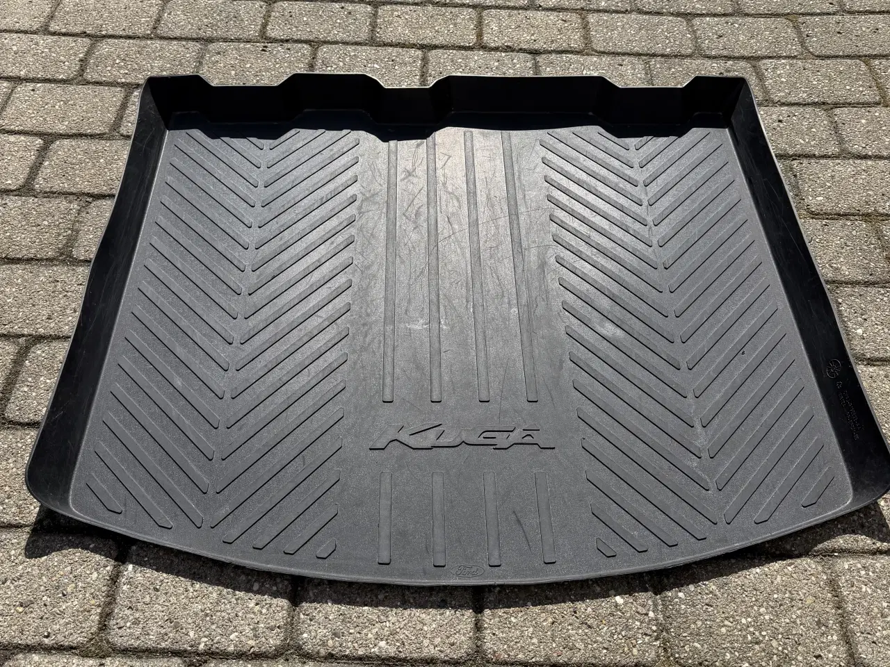 Billede 2 - Bagagerumsbakke og gummimåtter til Ford Kuga 