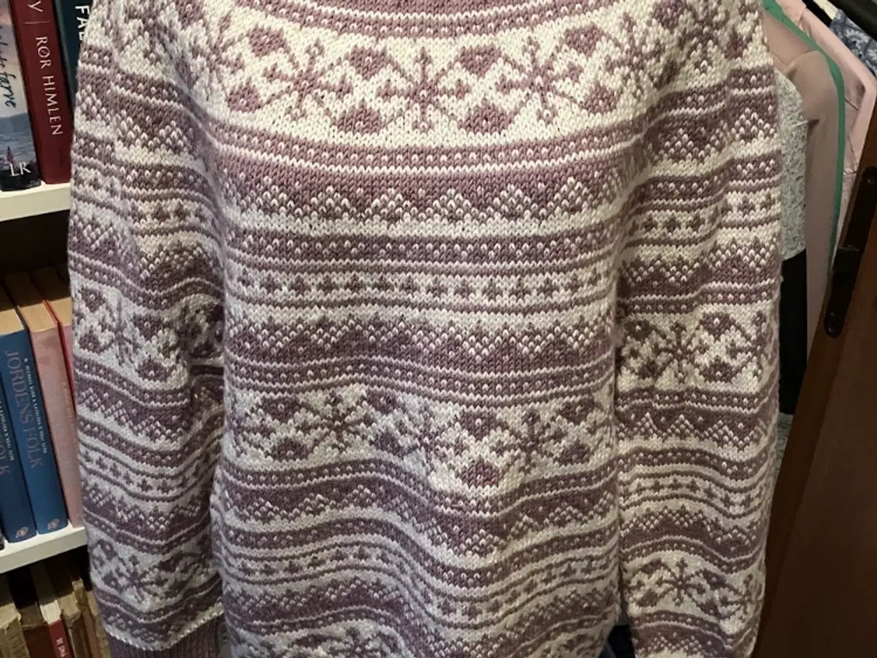 Billede 1 - Lækker sweater