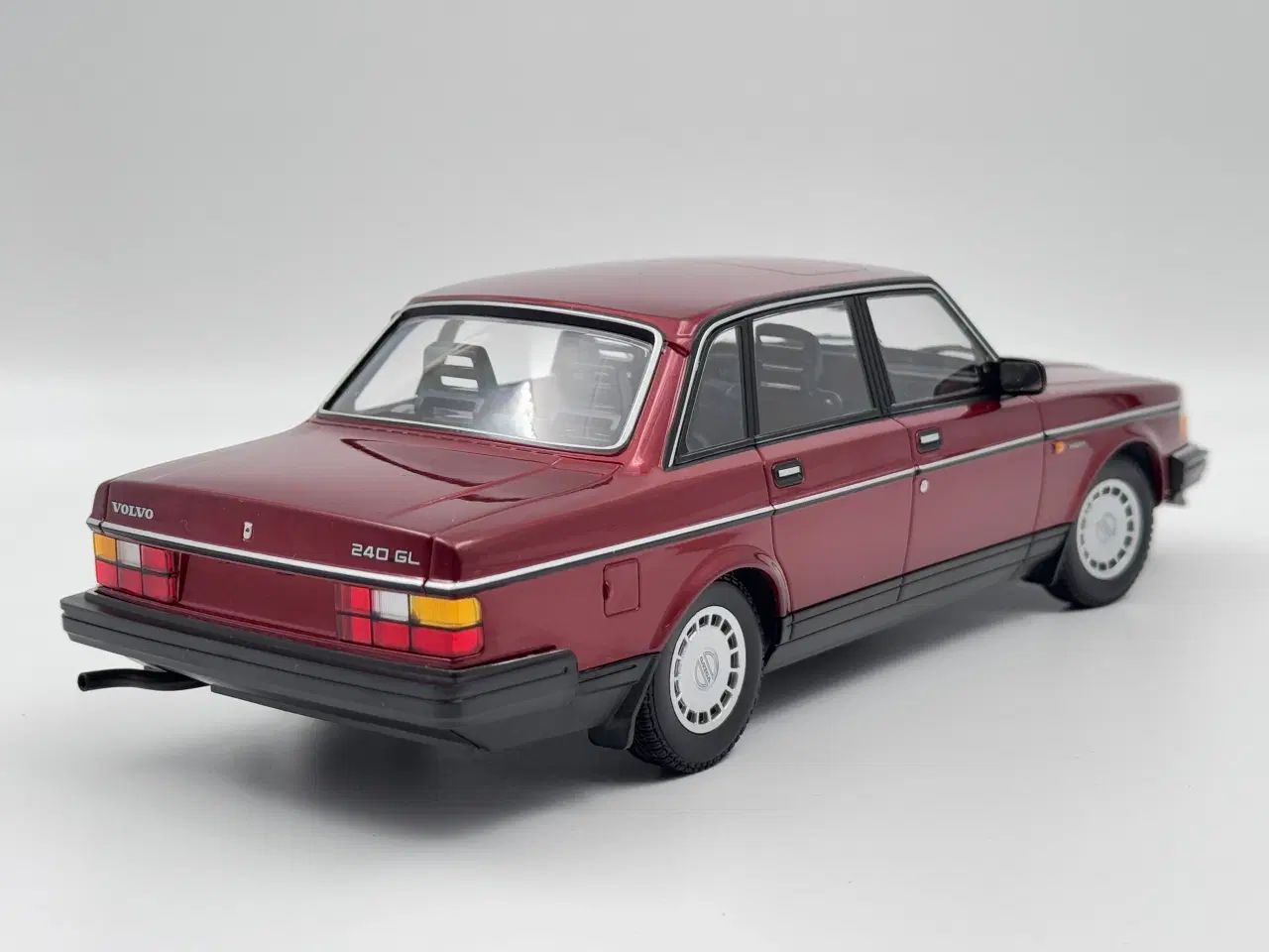 Billede 3 - 1986 Volvo 240 GL Super flot og detaljeret - 1:18