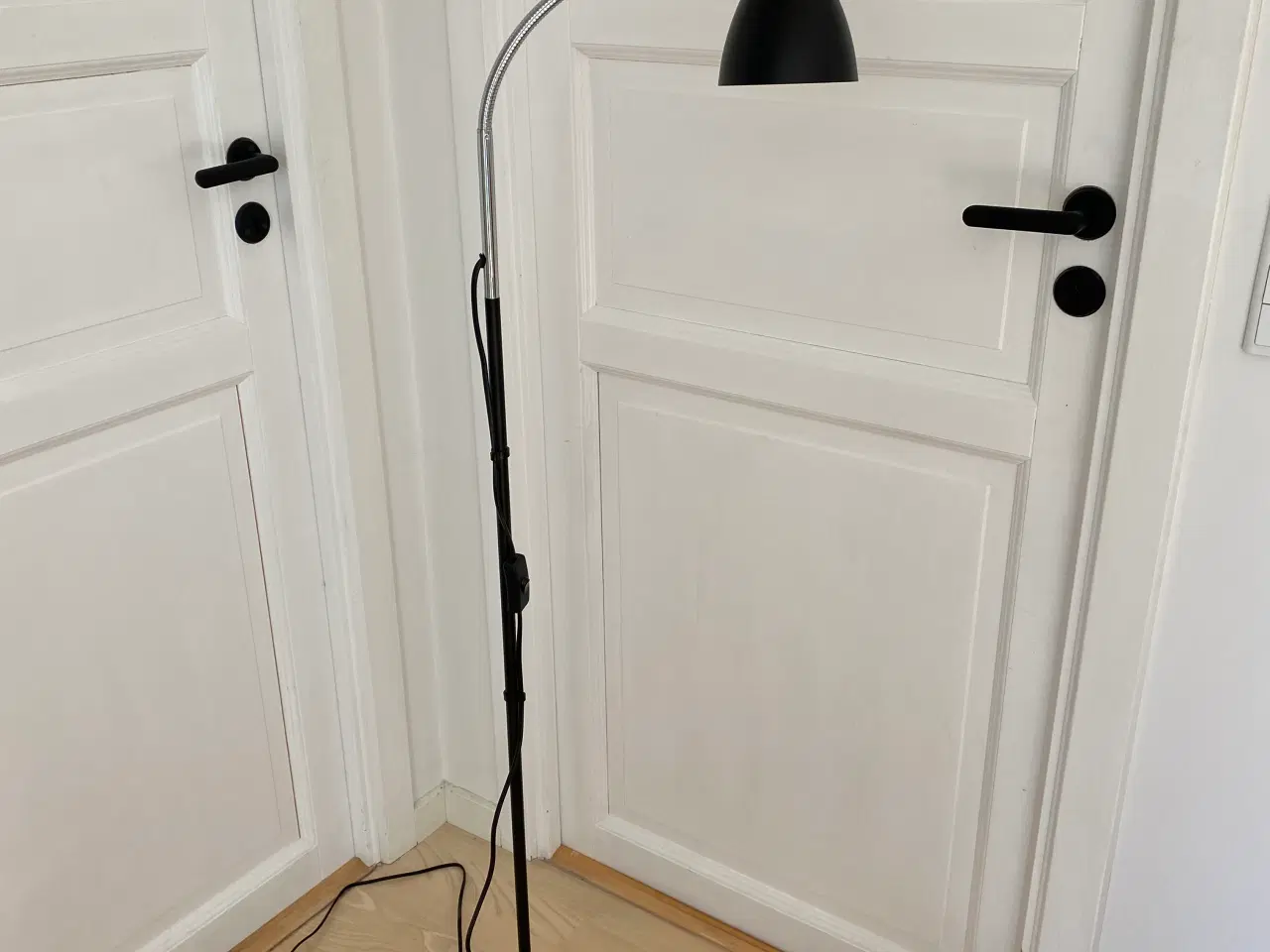 Billede 1 - Gulvlampe købt i Jysk i efteråret 25.