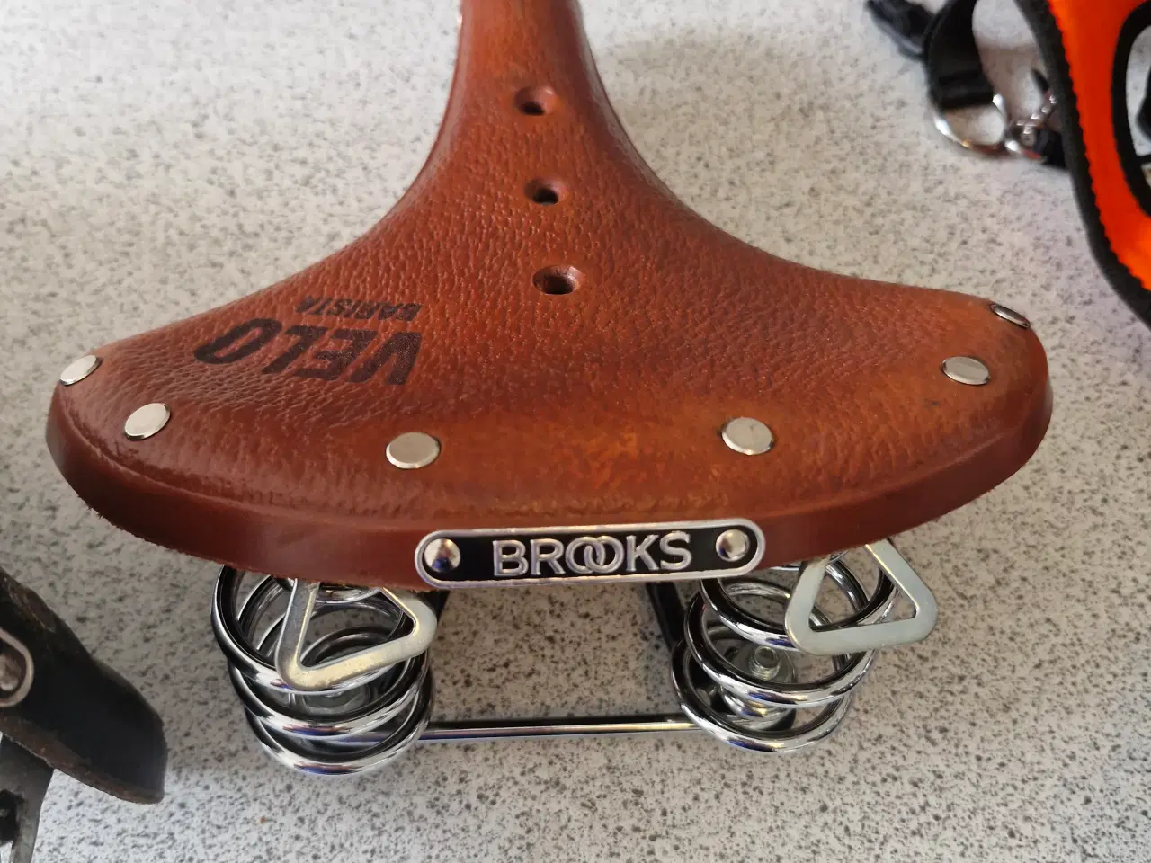 Billede 4 - Diverse Brooks brun og sort 