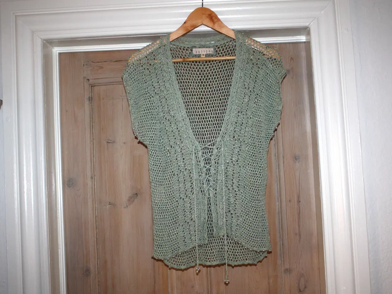 Billede 1 - Vest / bluse med perler fra Bottoms 45% linen, 30%