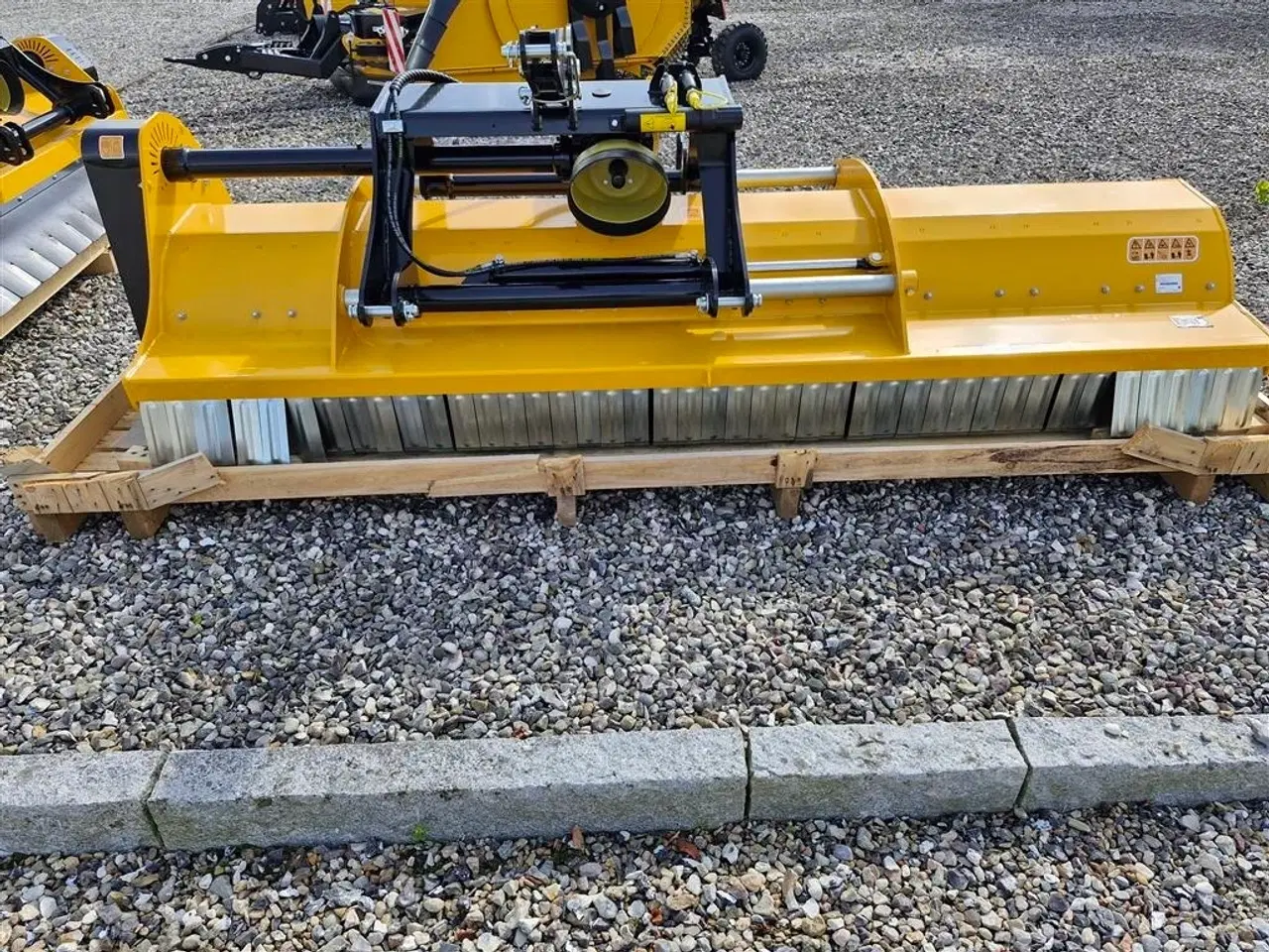 Billede 1 - McConnel MAGNUM DOMINATOR 310