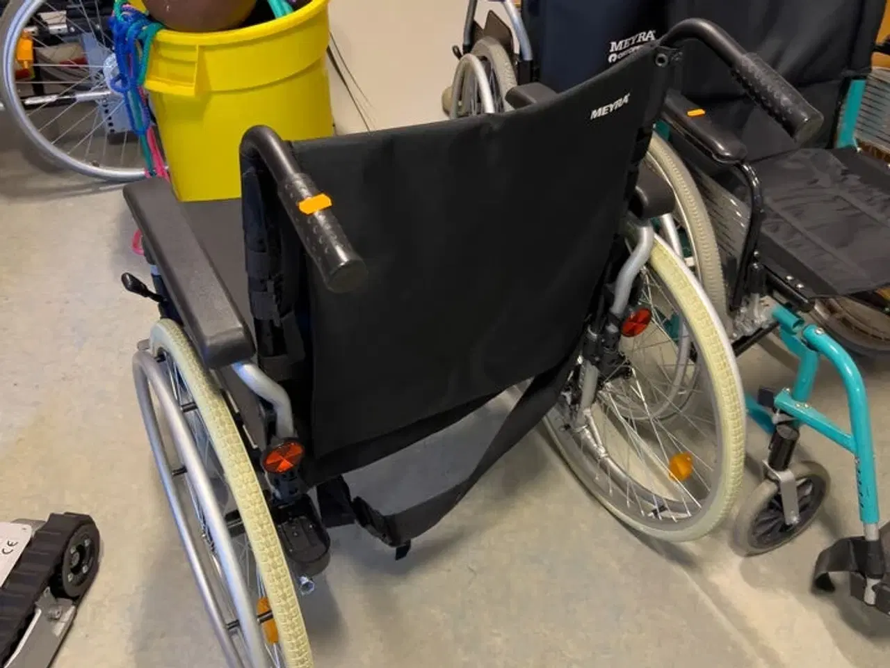 Billede 2 - Div. kørestole & hjælpemidler