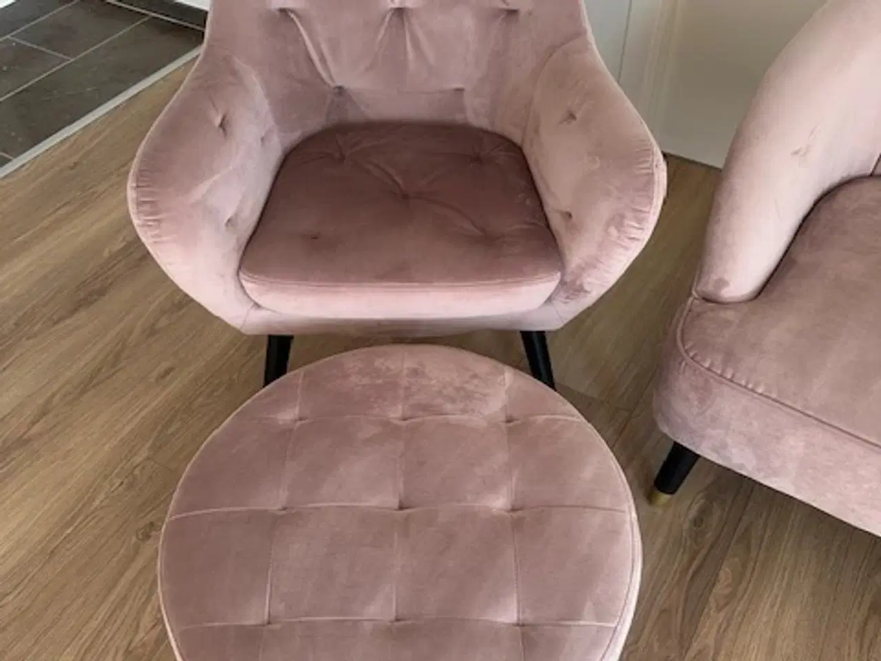 Billede 4 - 3 personers velour sofa, og/eller lænestol med puf