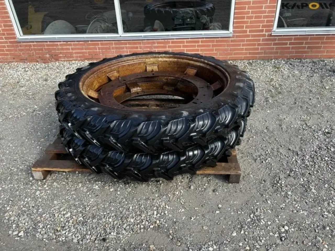 Billede 2 - Taurus 230/95-R48