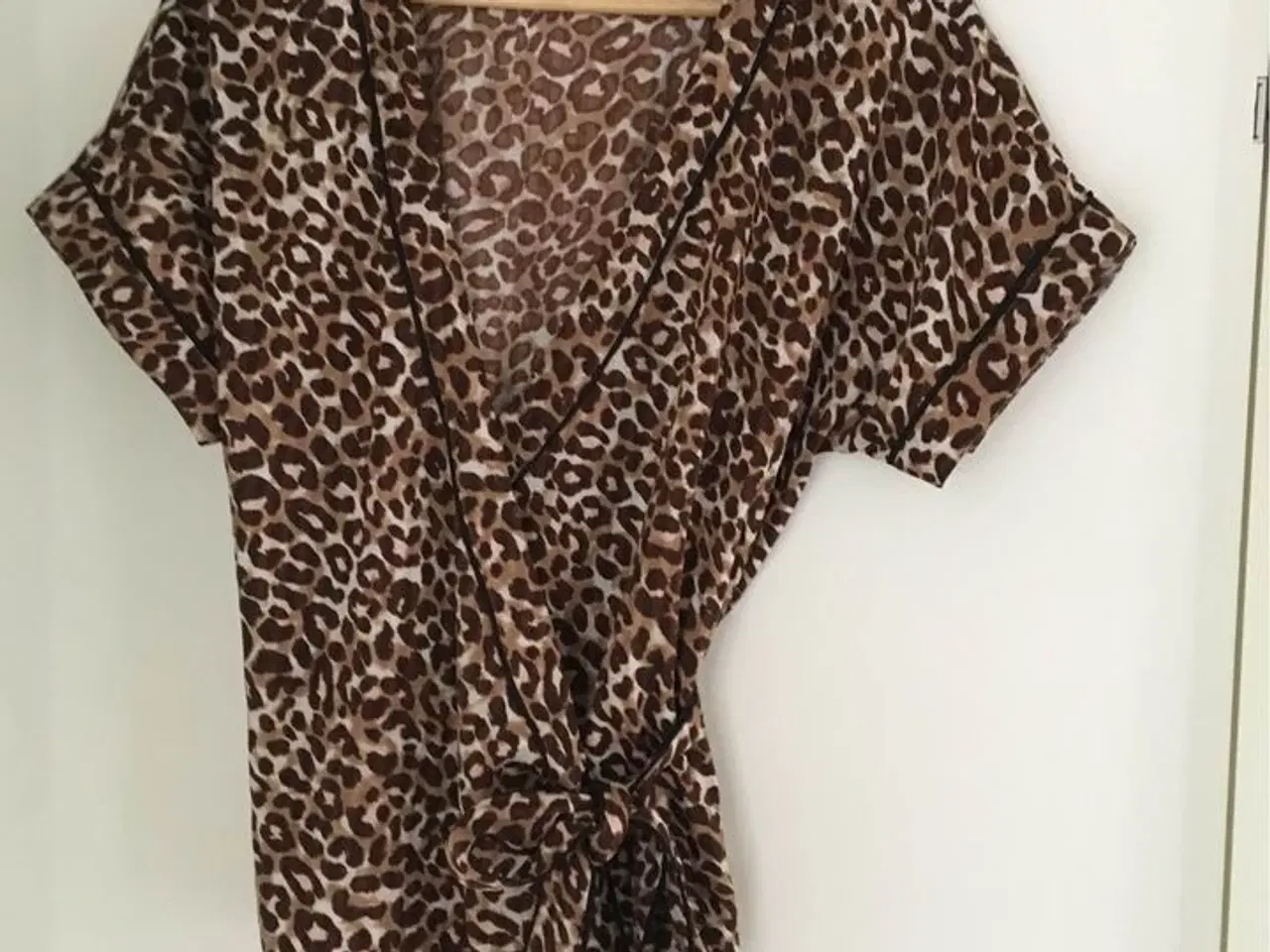 Billede 1 - Pieces slåom bluse Str. M