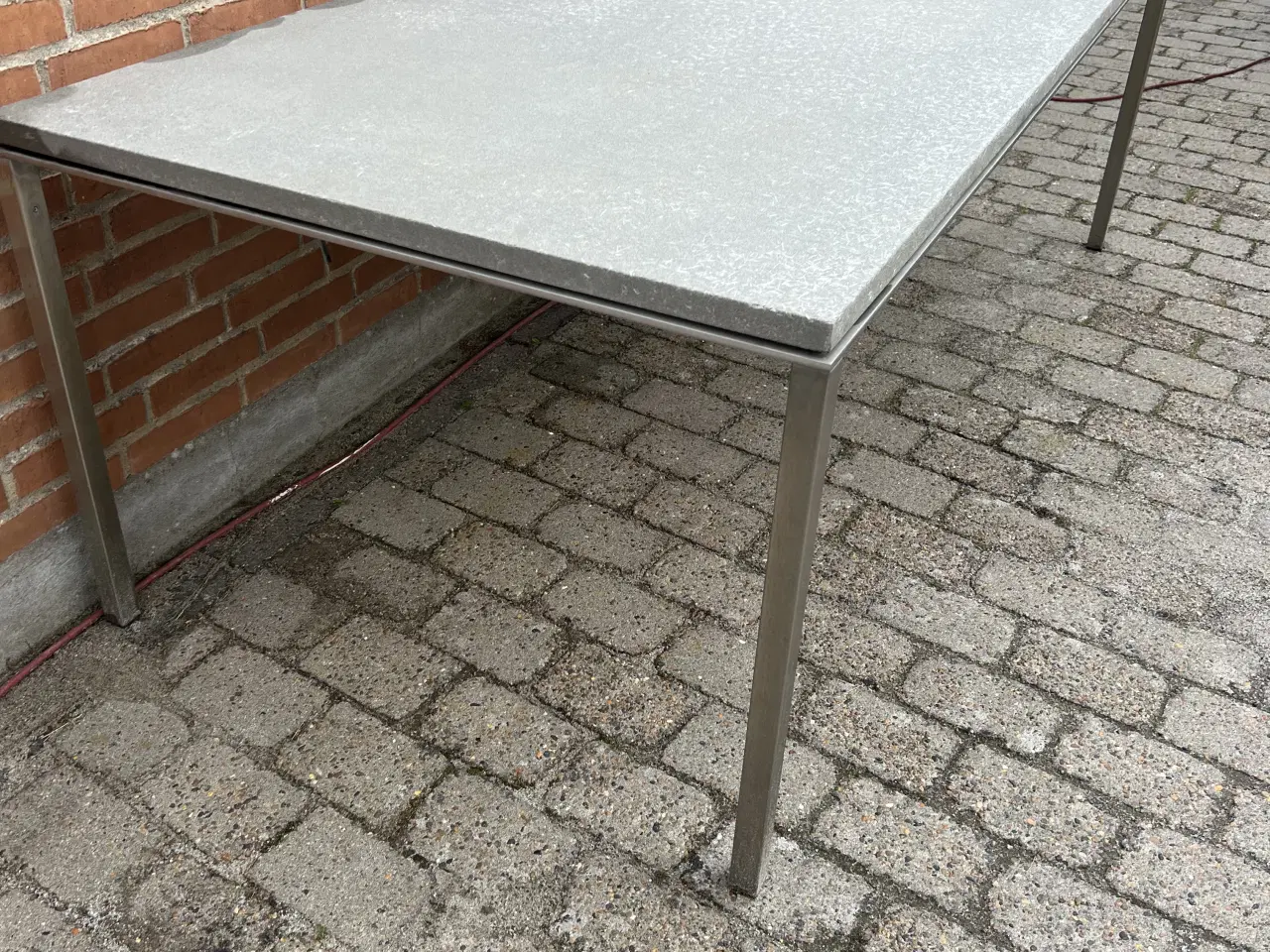 Billede 2 - Beton havebord 