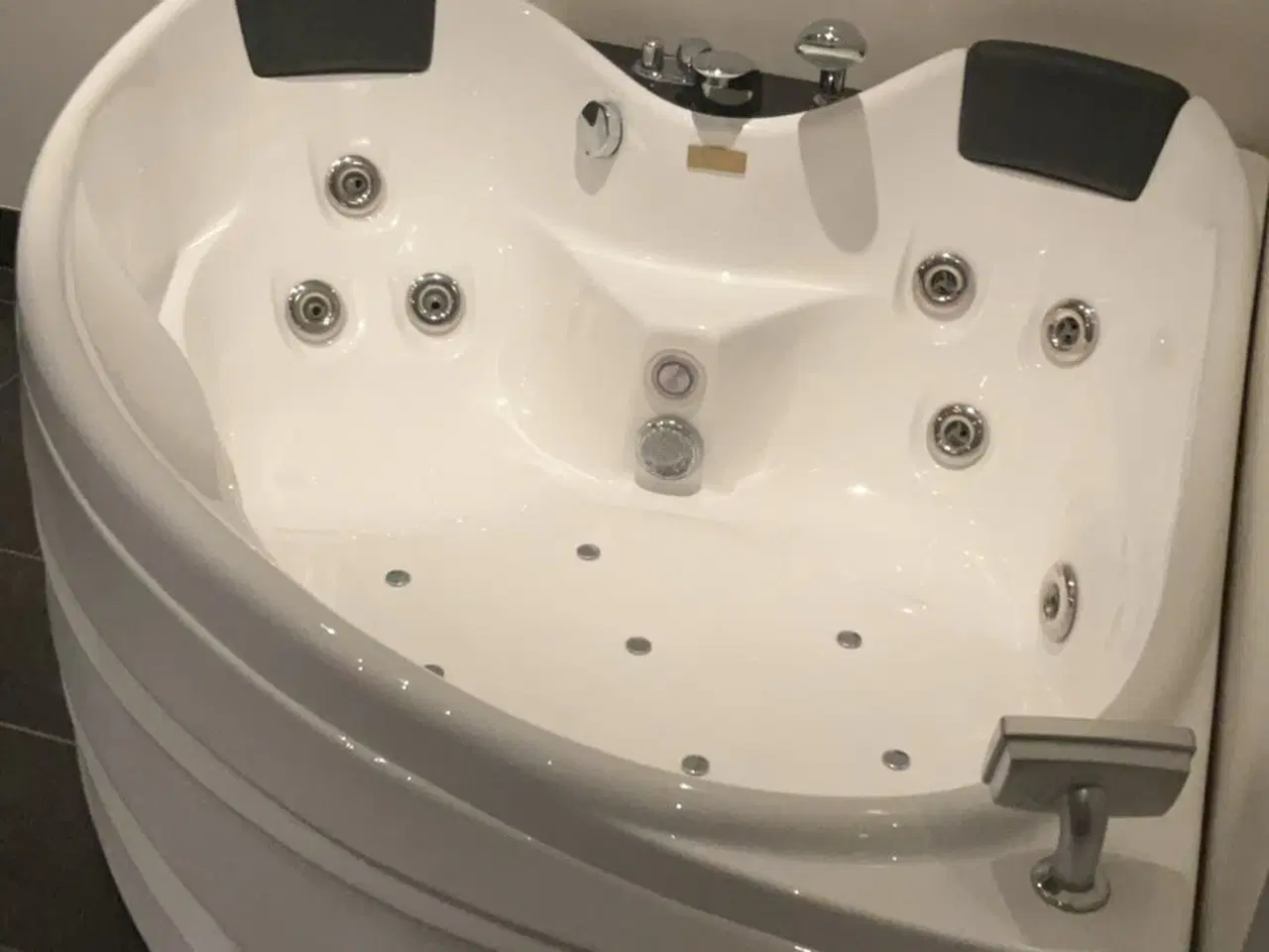 Billede 2 - Flot boblebad 150 x 150