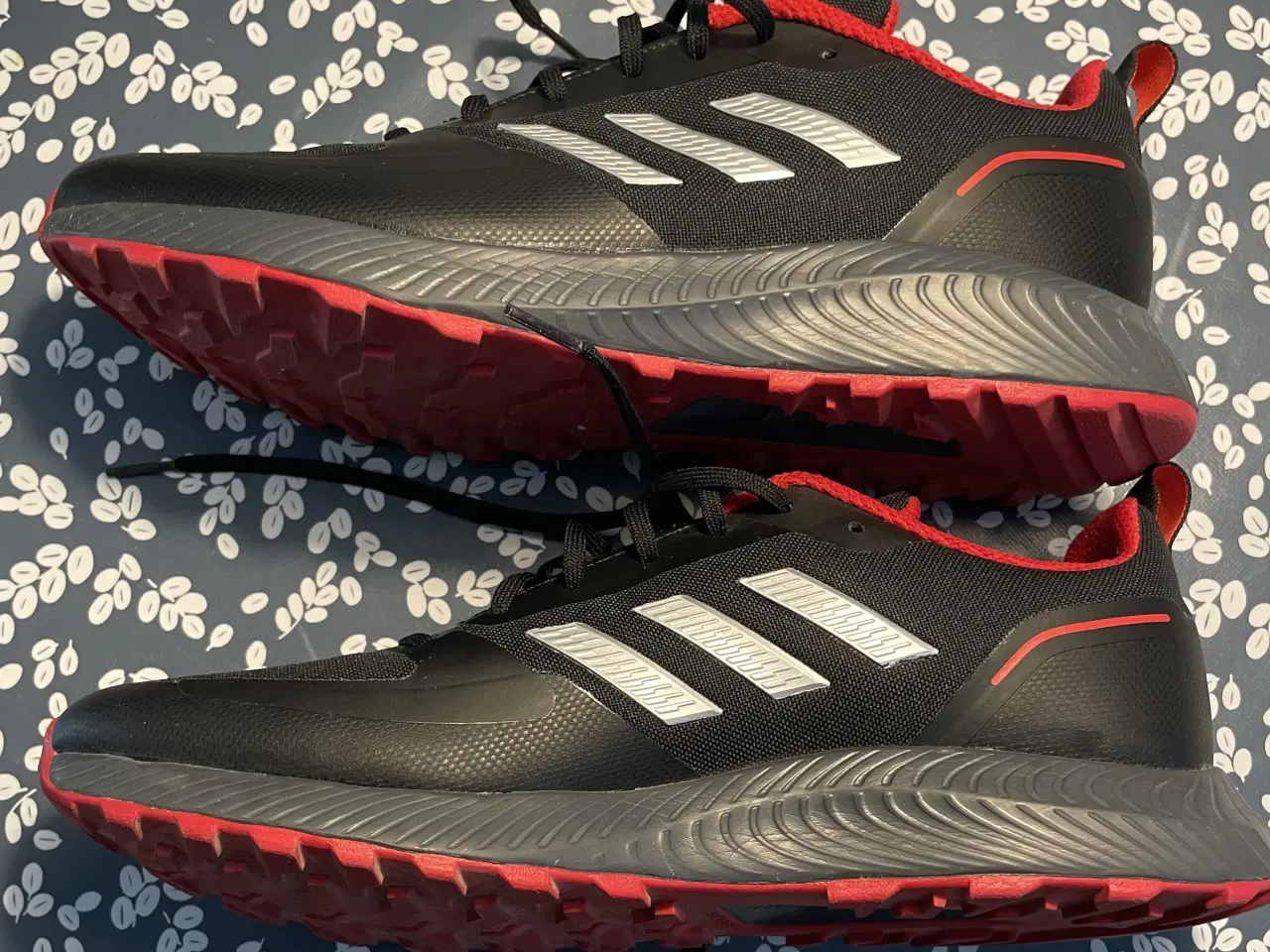 Billede 3 - Adidas løbesko str. 43 1/3