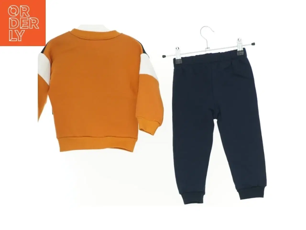 Billede 2 - Sweatpants og sweatshirt sæt str. 92 cm)