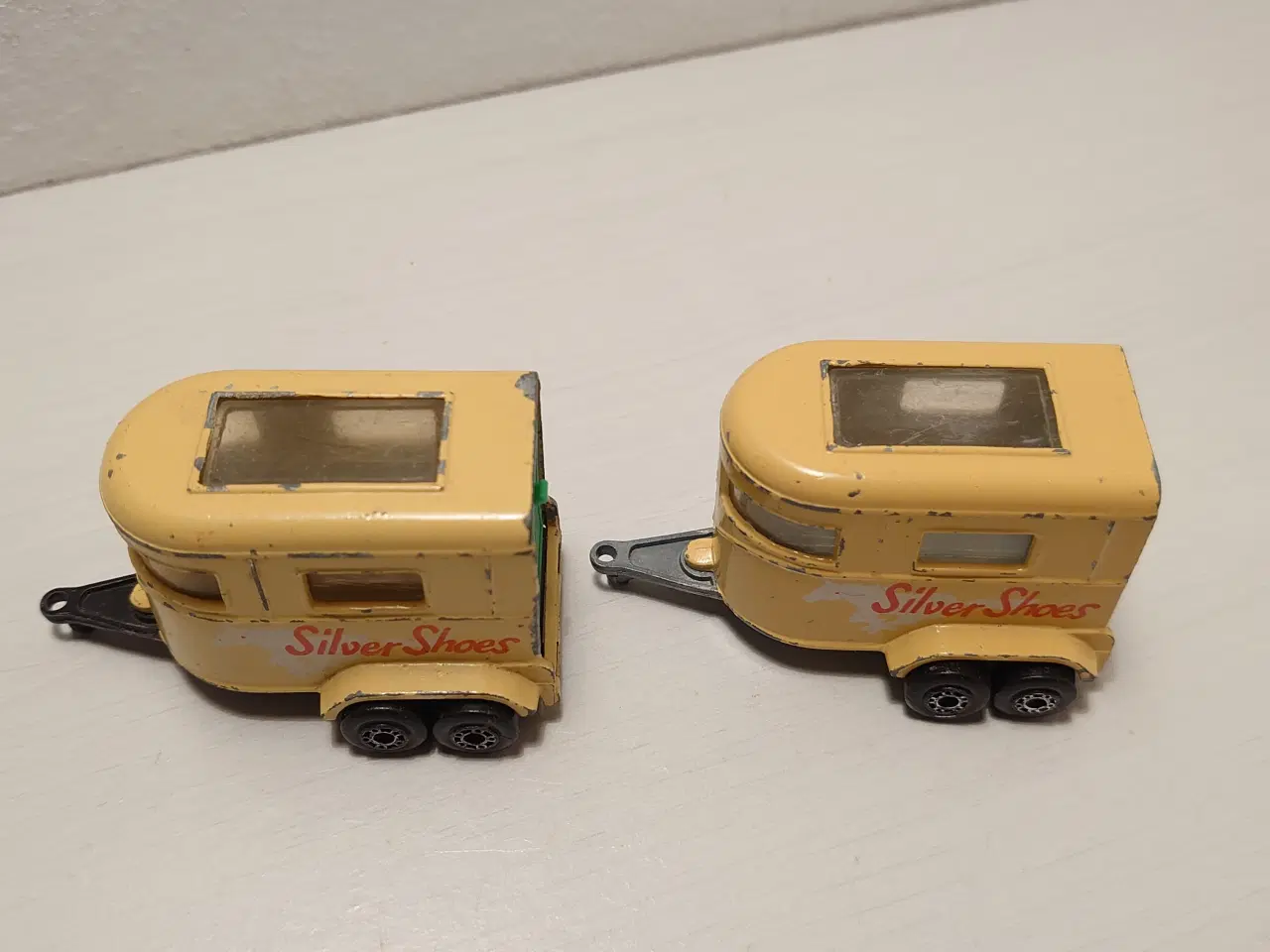 Billede 2 - 2 stk Matchbox/Lesney pony trailers. L 6,5cm.