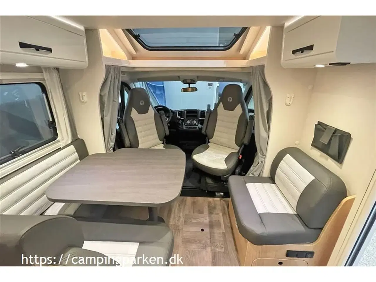 Billede 4 - 2024 - SunLight T 68 Adventure Edition Sunlights mest solgte, med hæve-/sænkeseng og meget udstyr