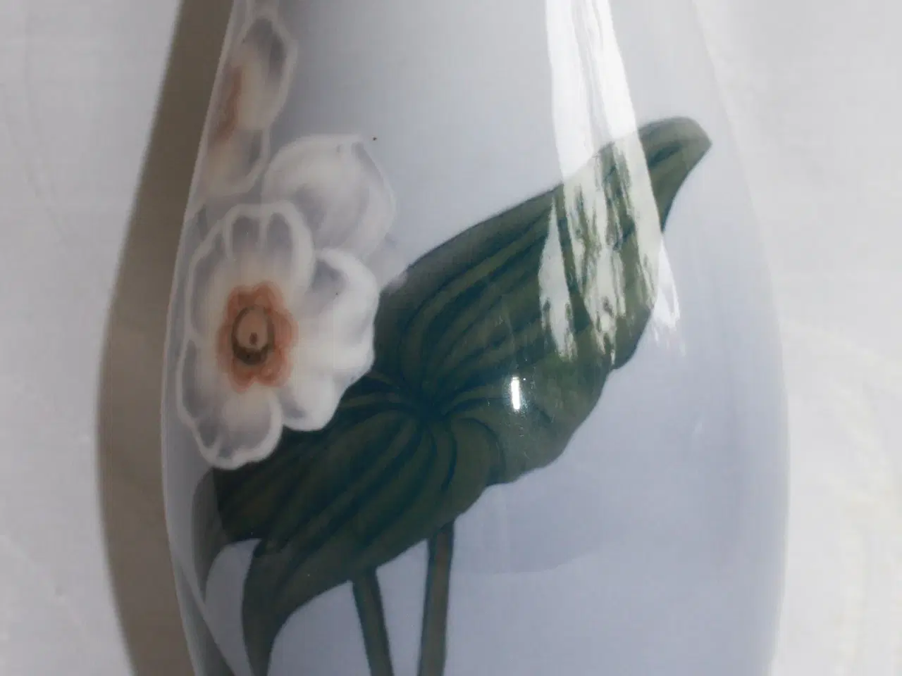 Billede 3 - Vase med blomster fra Bing og Grøndahl
