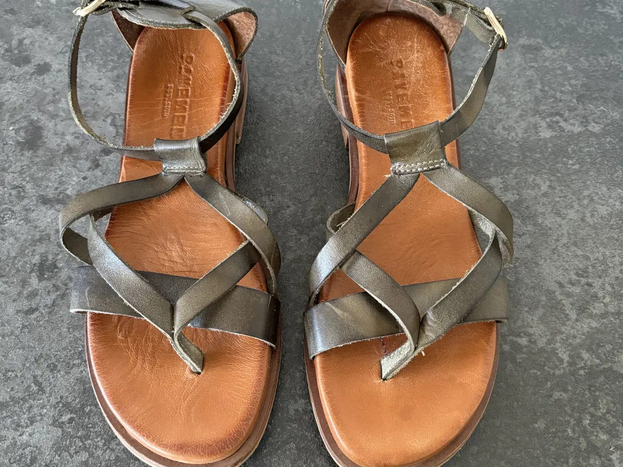 Billede 1 - Pavement sandal i læder. 