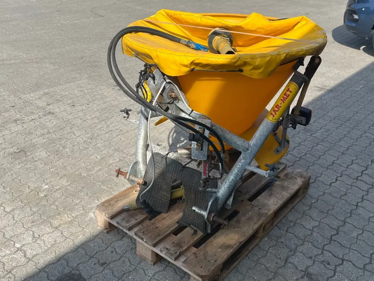 Billede 5 - Jar-Met n020 Saltspreder til lille traktor