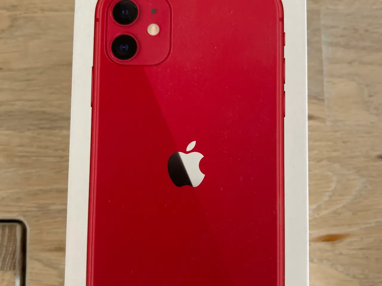 Billede 3 - iPhone 11 64 gb product red