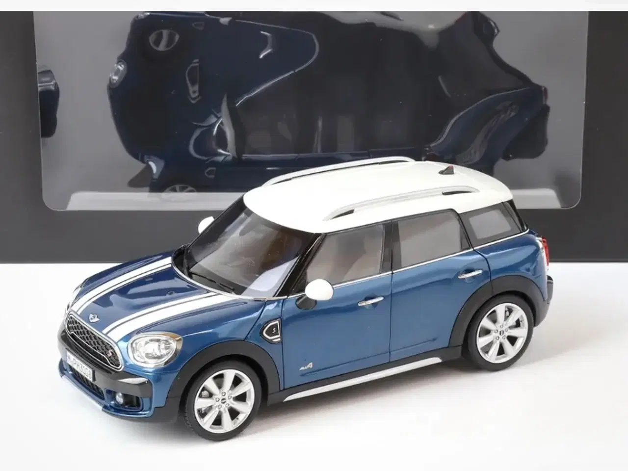 Billede 1 - 1:18 Mini Cooper Clubmann S F60