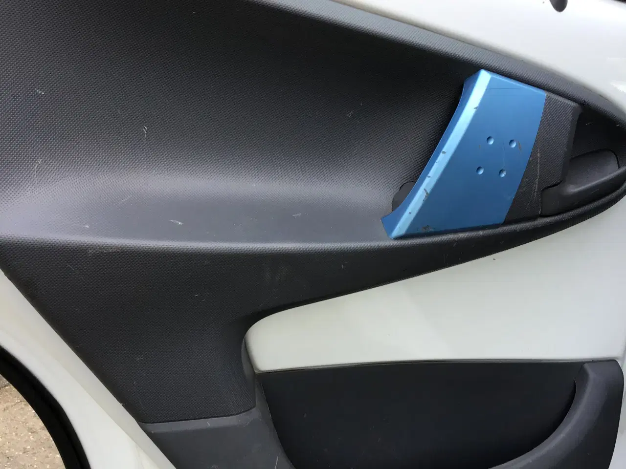 Billede 4 - PEUGEOT 107  Gem 1,0 I 5D med aircondision 