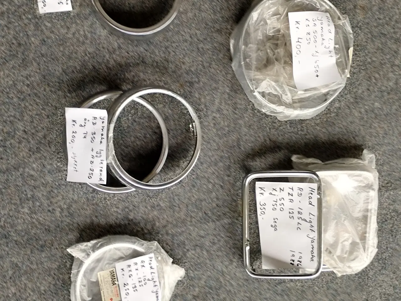 Billede 1 - Lygterande til m.c. er mrk. med  pris og m.c. (%)