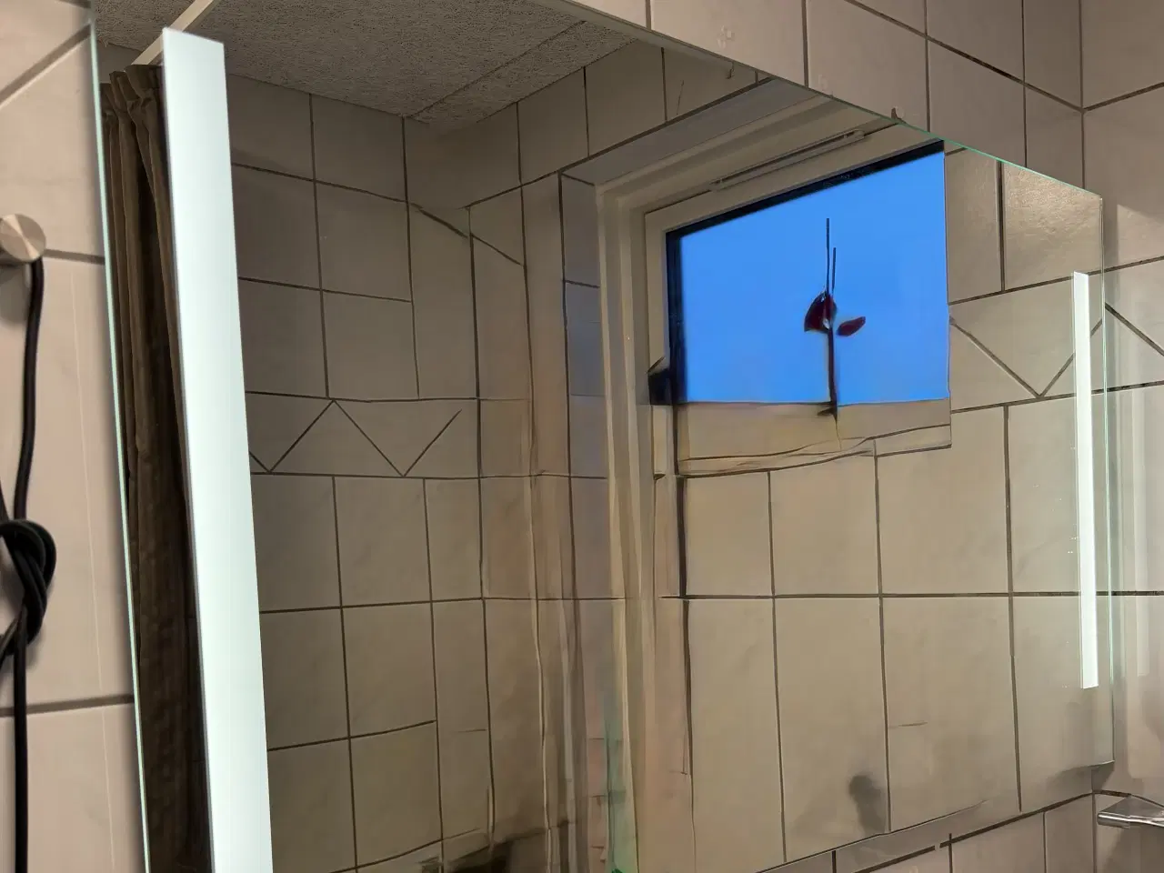 Billede 2 - Rigtig lækkert stort spejl med led 