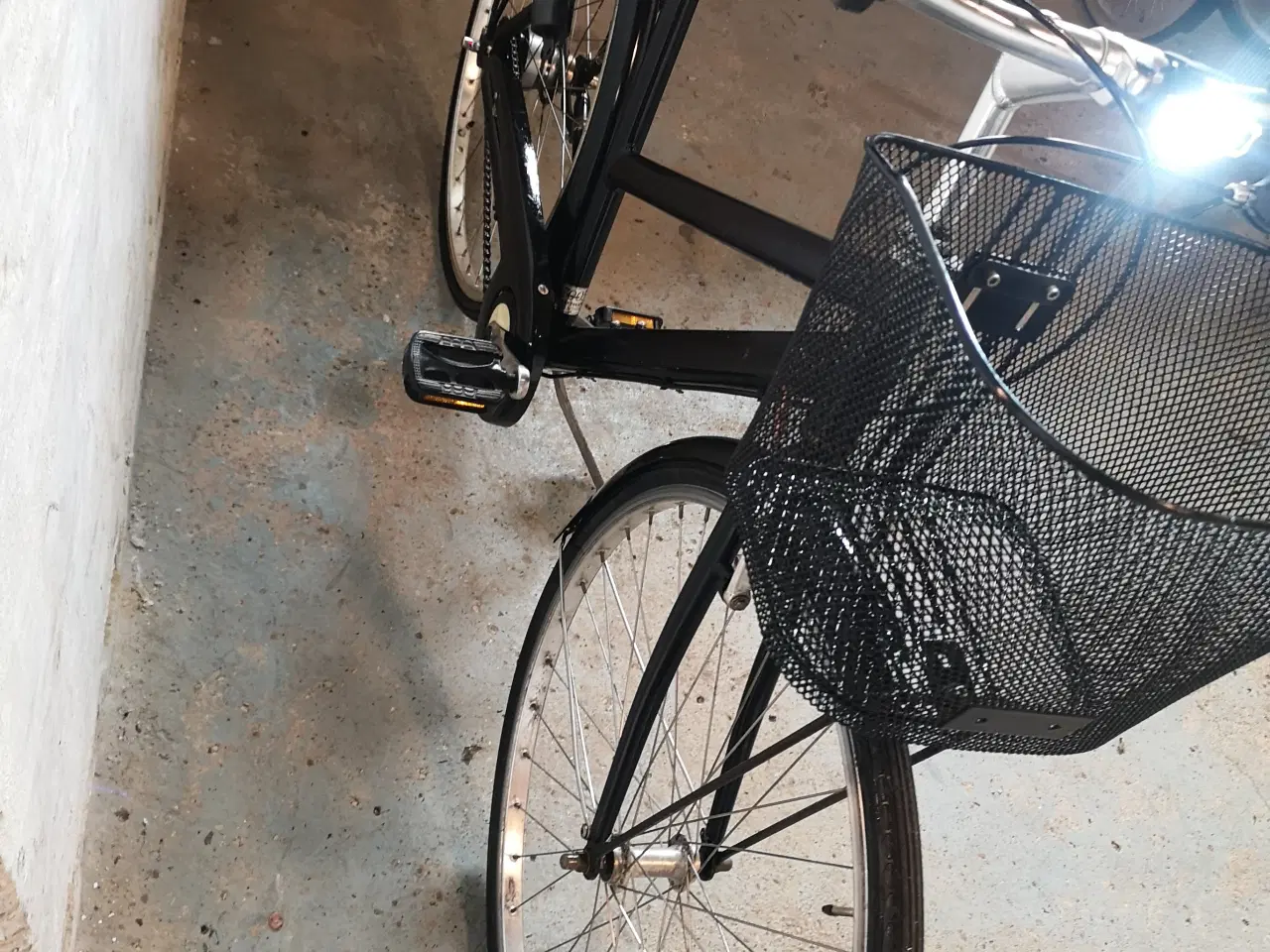 Billede 5 - SORT   X 28"   56 cm højt  4 gear... Løs 1 nøgle. 