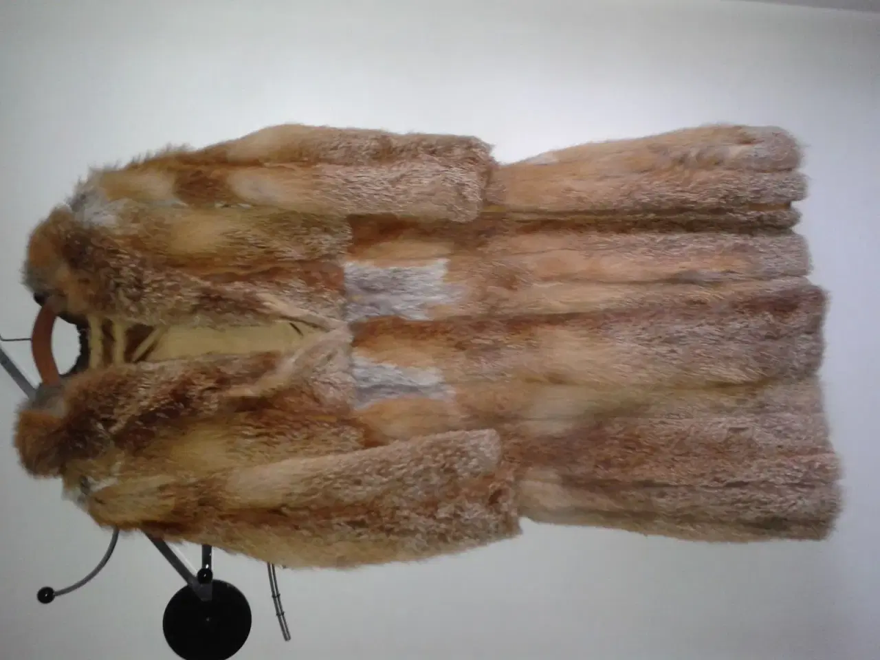 Billede 1 - flot lang rævepels frakke med hætte