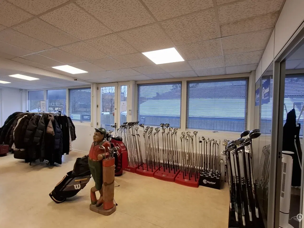 Billede 10 - Butik. Klinik, Showroom, Lager - med Læsserampe Køkken, toiletter.