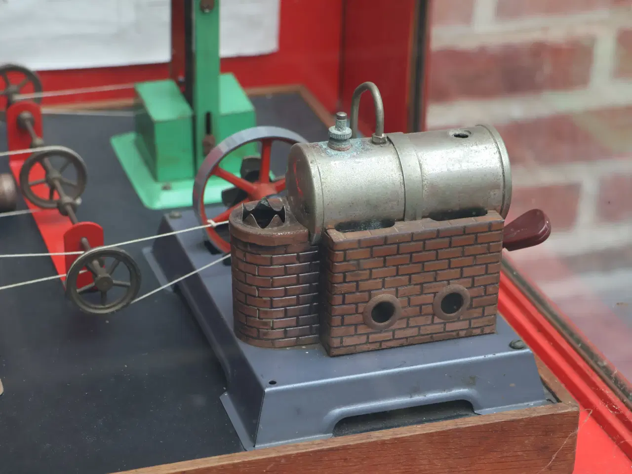 Billede 4 - Glasmontre m/dampmaskiner og div tilbehør, ca 1910