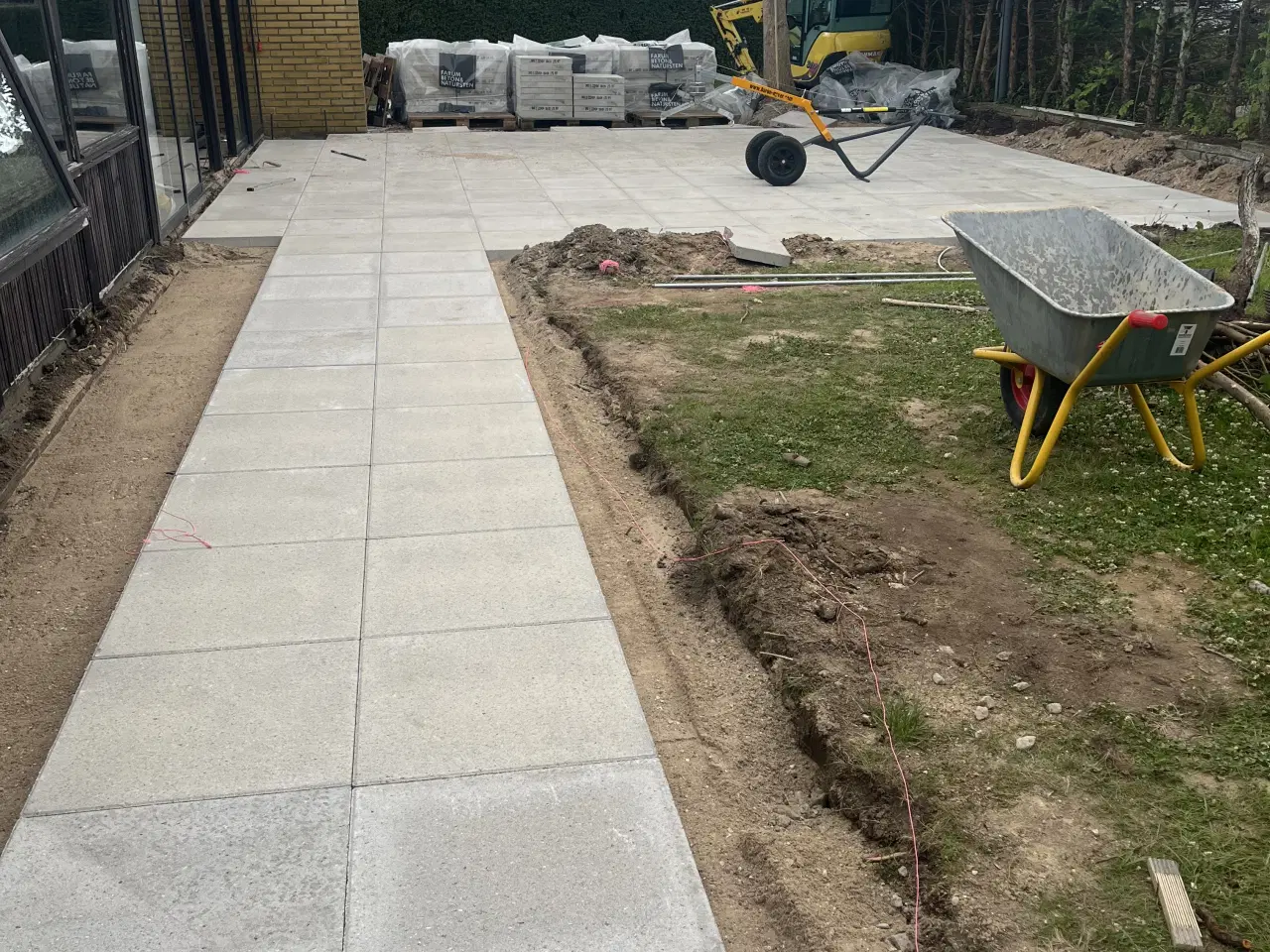 Billede 6 - Fliseterrasse – korrekt opbygning og flot finish