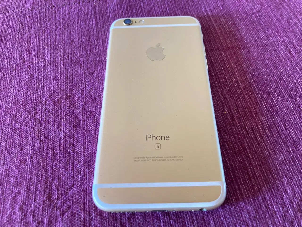 Billede 2 - Iphone 6s (hvid/guld) 64GB sælges