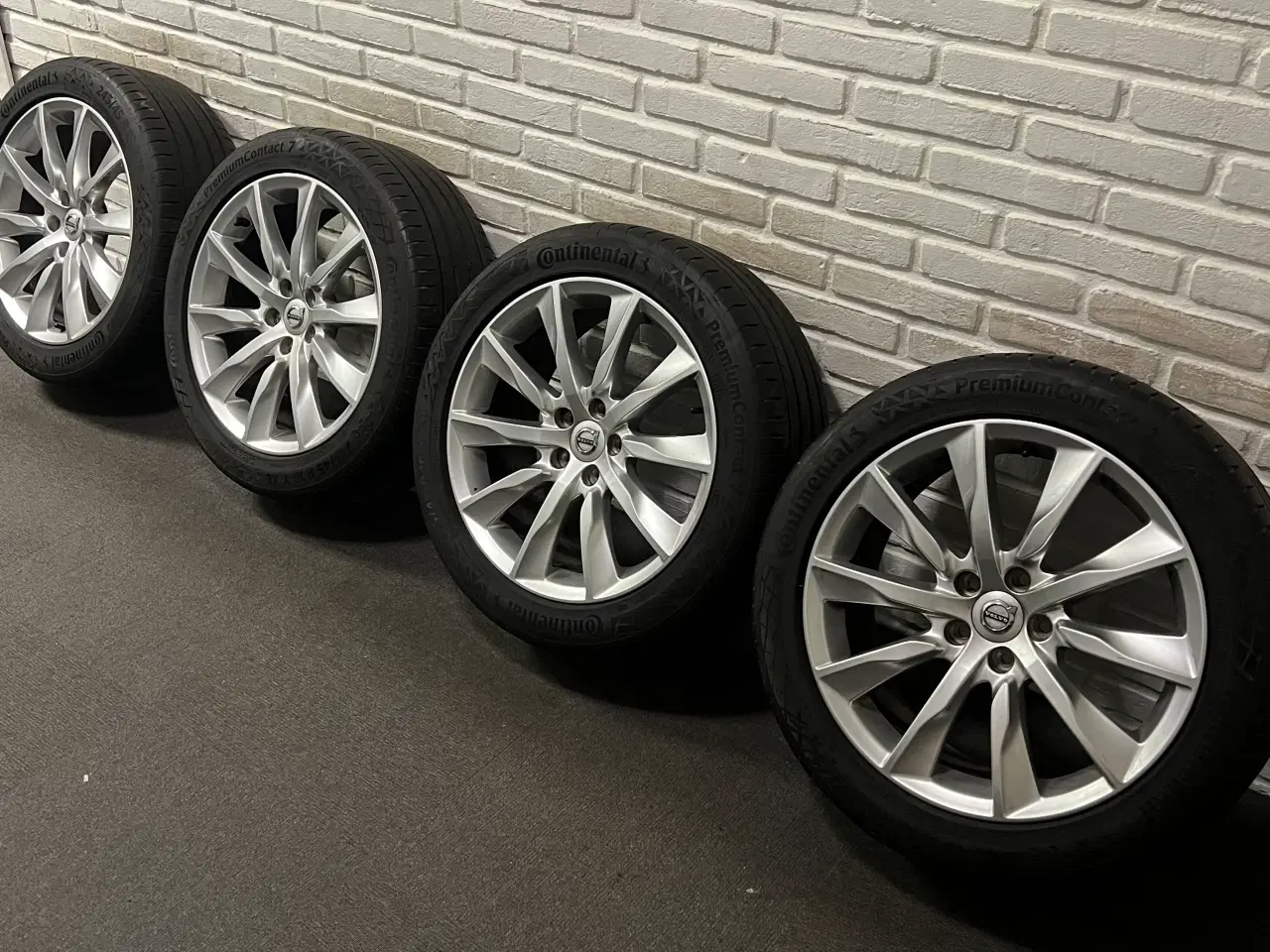 Billede 1 - Originale 18” Volvo V90 fælge med sommerdæk