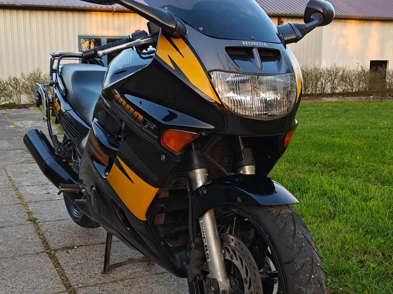 Billede 1 - CBR1000F