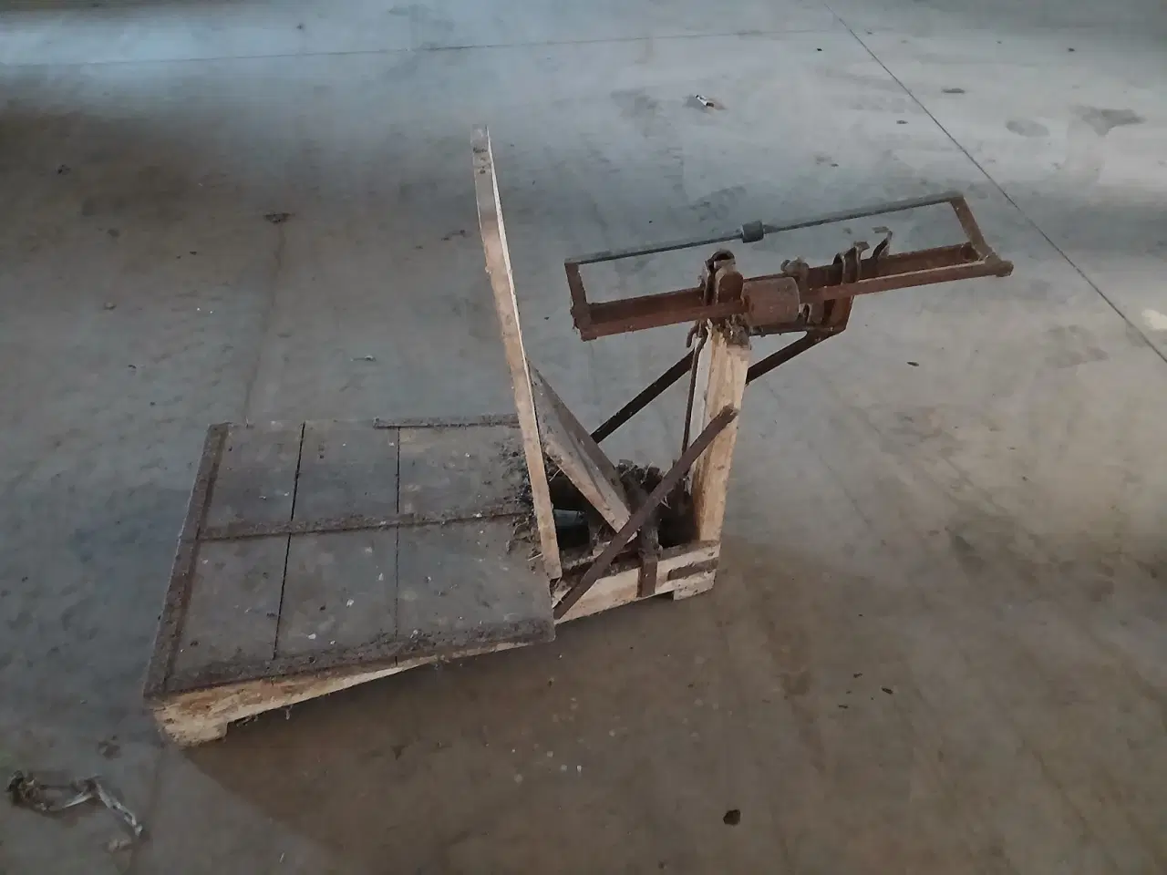 Billede 1 - Gammel antik vægt