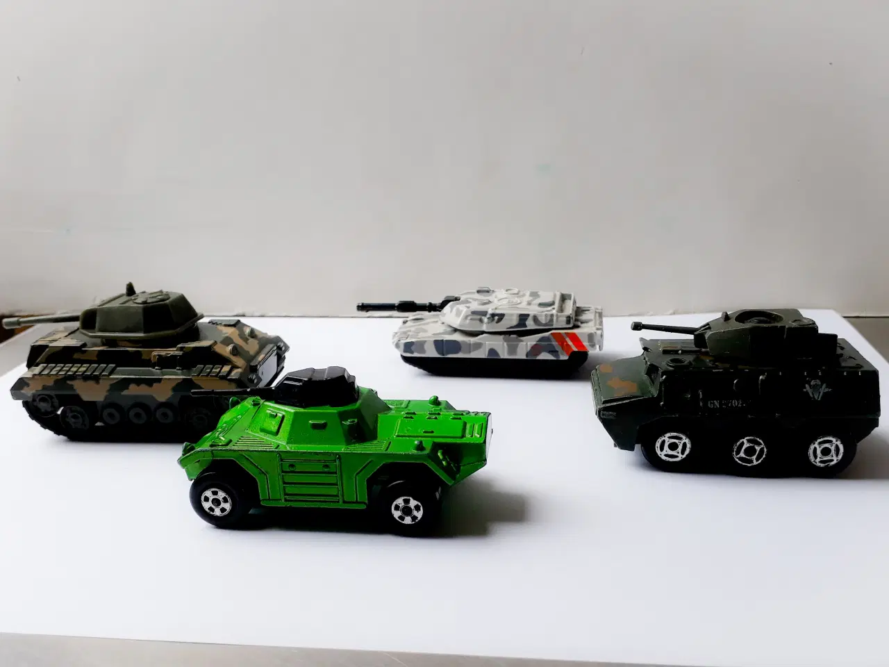 Billede 2 - 4 Militær Kampvogne
