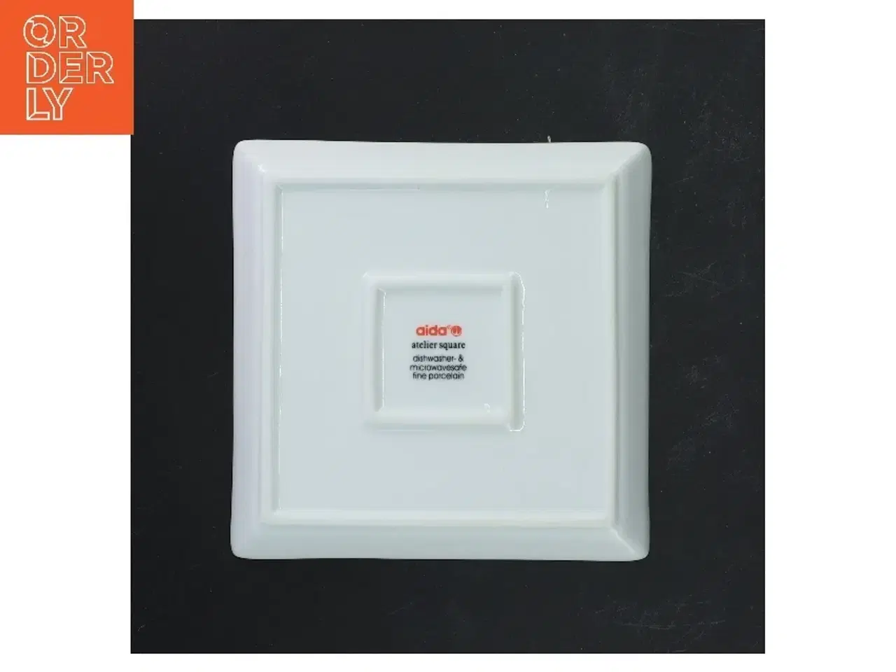Billede 3 - Kvadratiske tallerkener i porcelæn fra Aida (str. 15x15 cm)