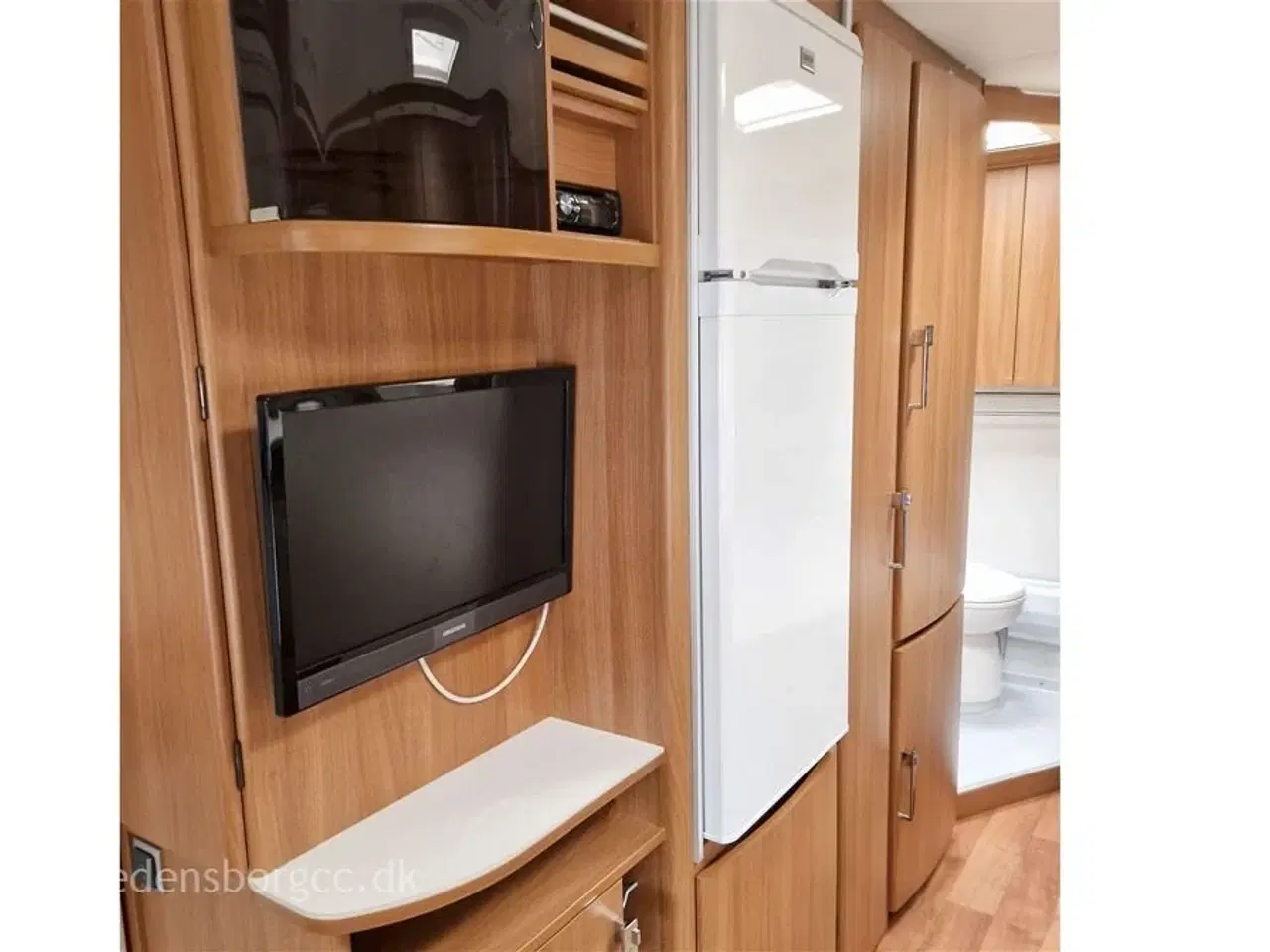 Billede 7 - 2014 - Kabe Smaragd XL KS   MEGET UDSTYR BLA. kompressor Køl/Frys – Dometic AC. - ATC.