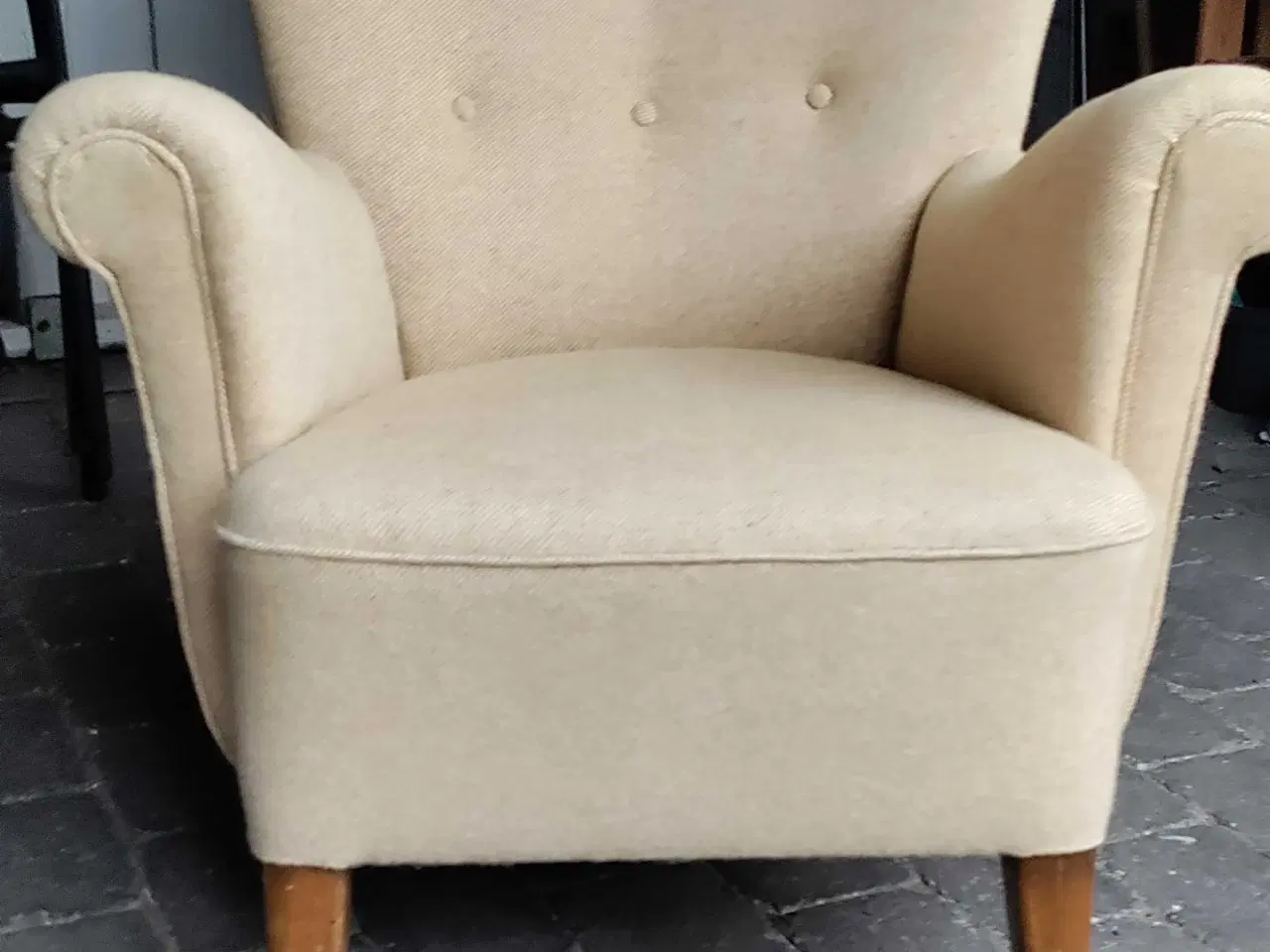 Billede 7 - Lænestol, næsten øreklapstol. Pastelgul uldstof.