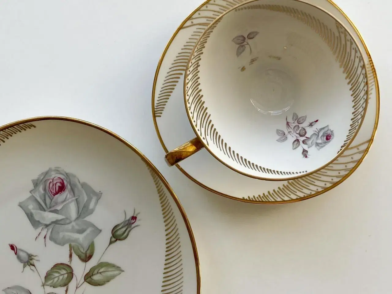 Billede 5 - Triosæt, stor kop m underkop og kagetallerken, grå rose