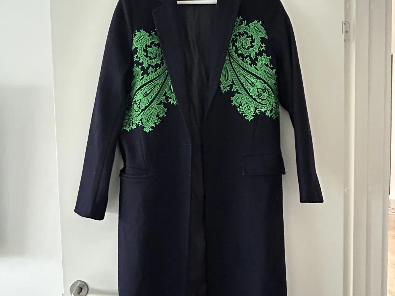 Billede 1 - Uldfrakke med fedt print fra Samsøe&Samsøe