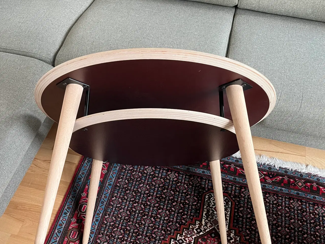 Billede 2 - Sofabord med praktisk hylde