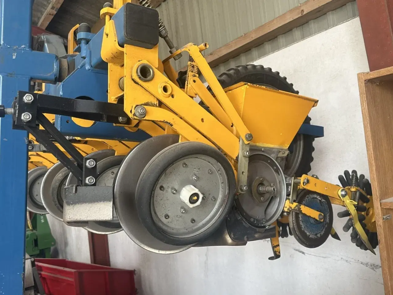 Billede 2 - Kleine Unicorn 3, 12 rækket. Med skær til direkte såning. Utrolig velholdt såmaskine.