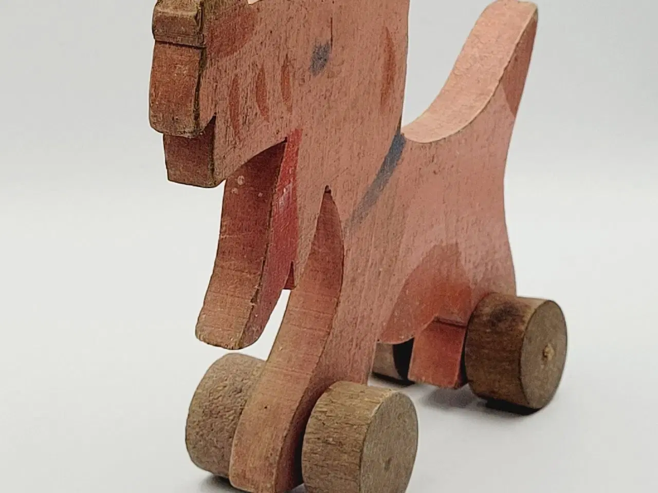 Billede 4 - ⭐️· Vintage træhund på hjul
