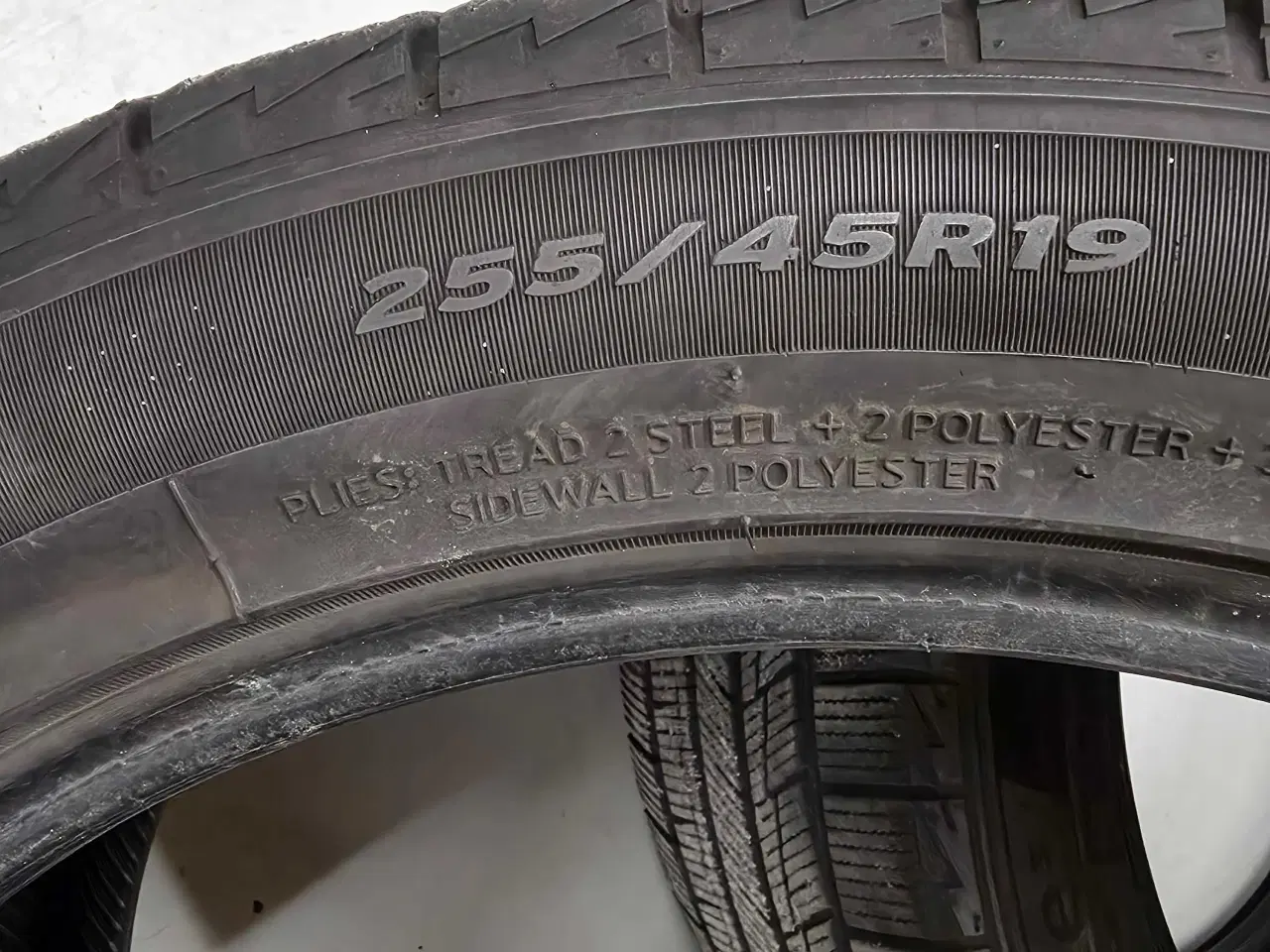 Billede 2 - Vinterdæk 255/45-19 2 stk.