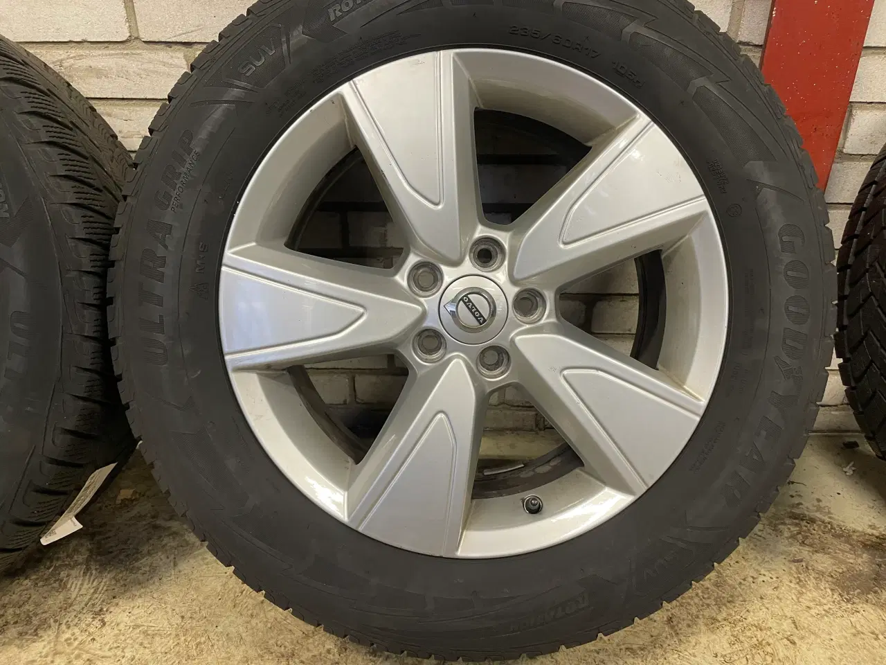 Billede 6 - 17 Volvo XC40 235/60r17 Ref.283 vinter