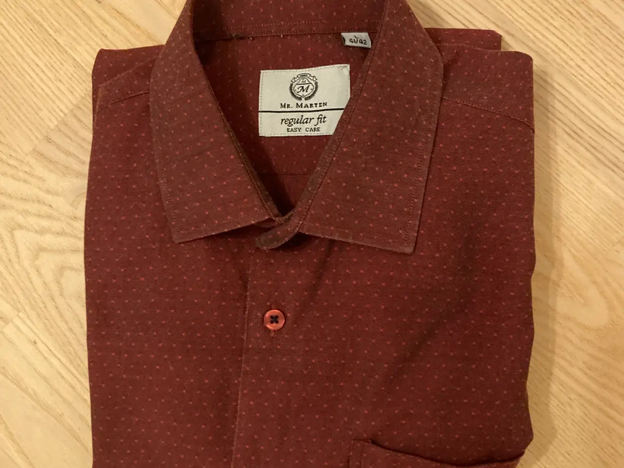 Billede 1 - Vinrød herreskjorte str 41/42