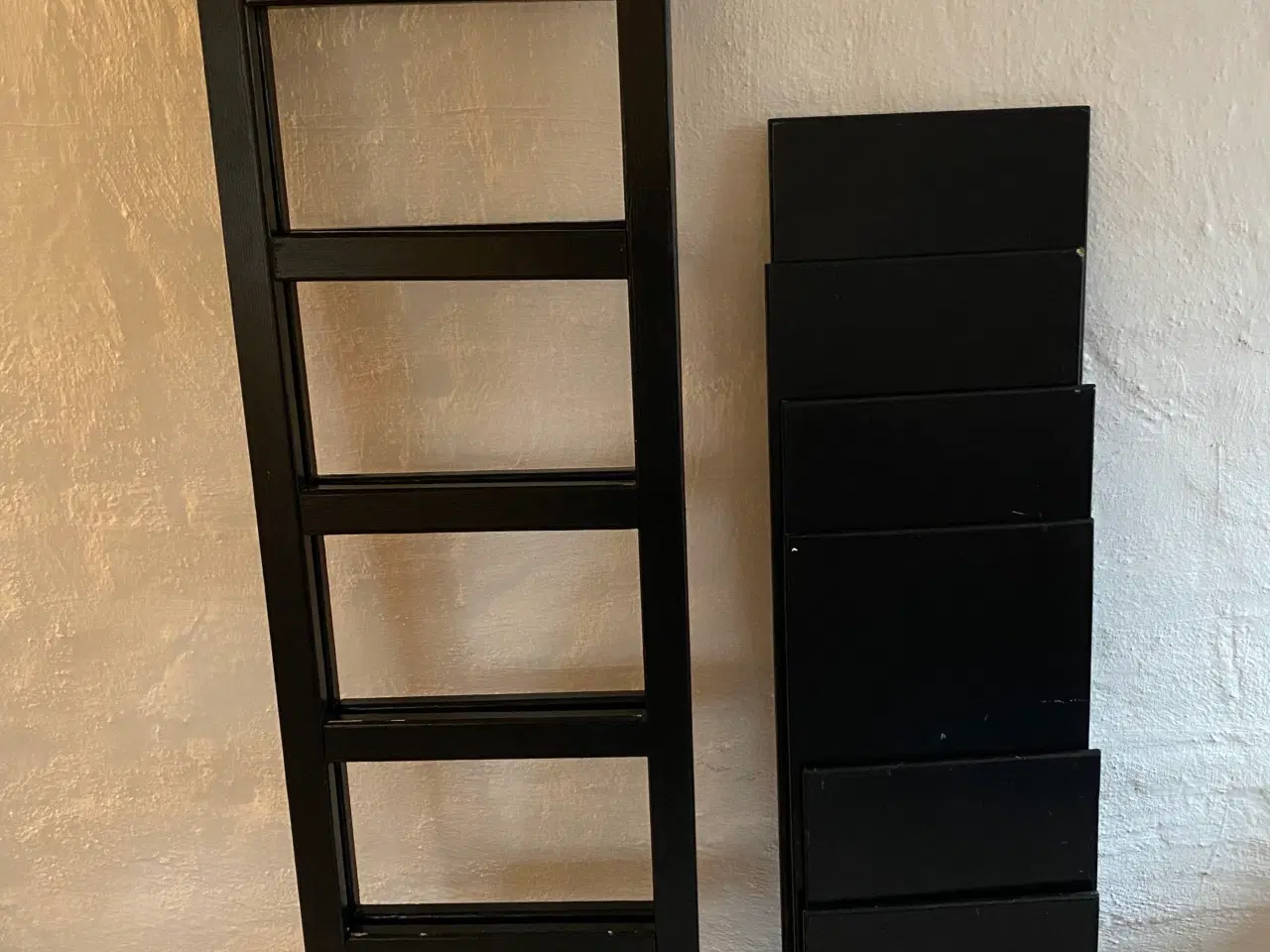 Billede 1 - Sortmalet trappereol